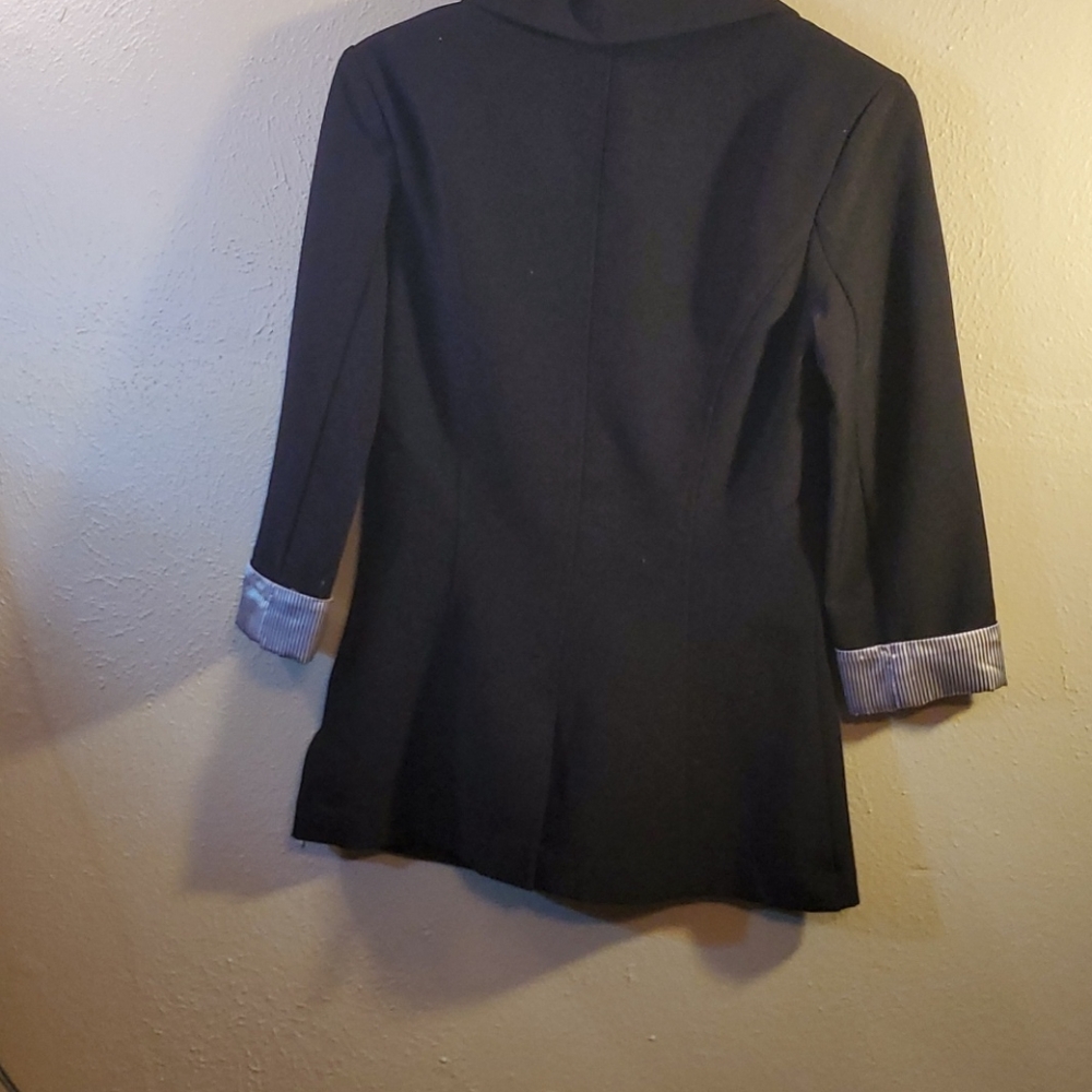 Blazer - Picture 3 of 5